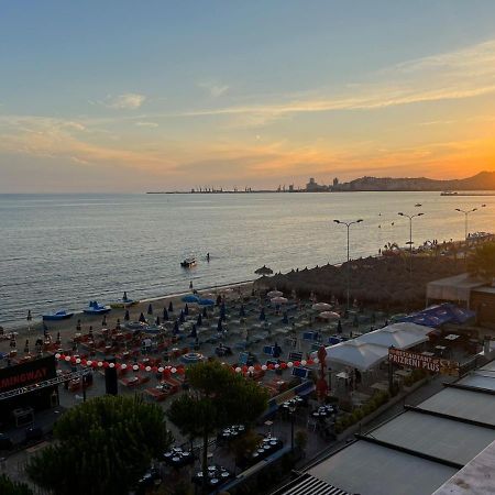 Heming-Way Hotel Durrës Esterno foto