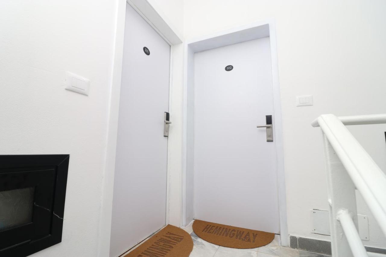 Heming-Way Hotel Durrës Esterno foto