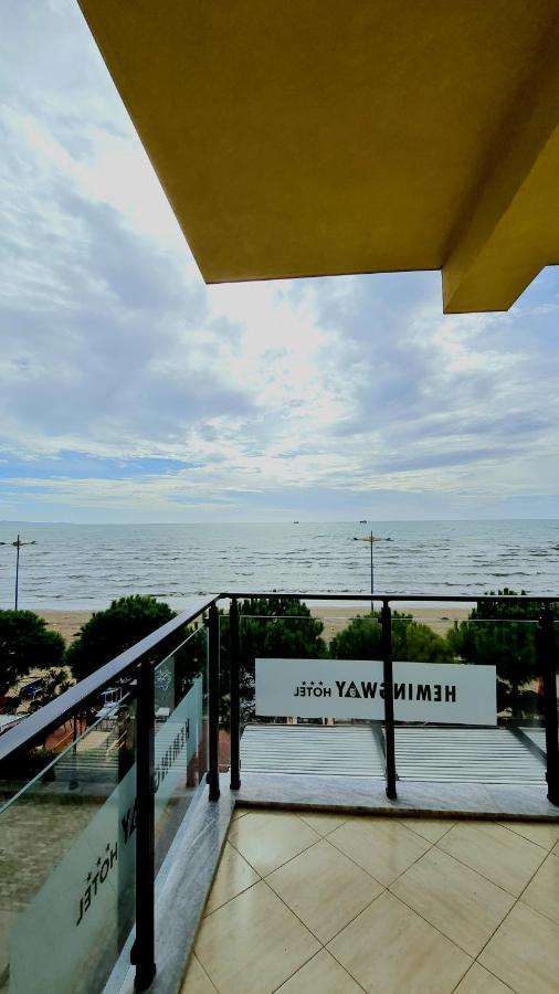 Heming-Way Hotel Durrës Esterno foto
