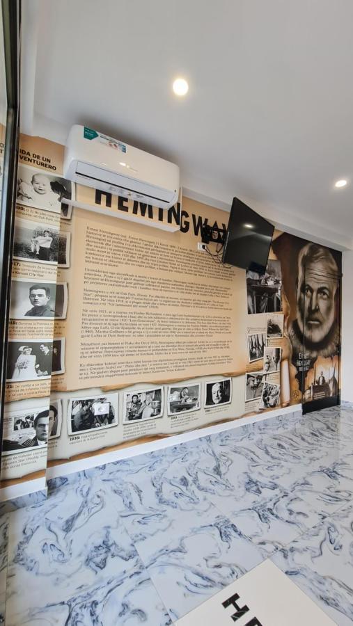 Heming-Way Hotel Durrës Esterno foto